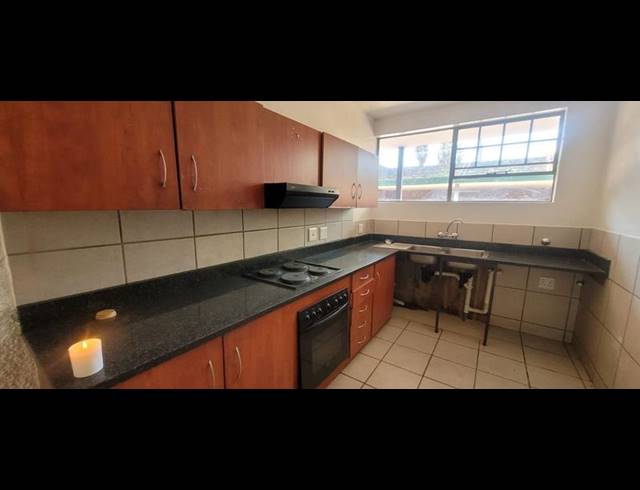 2 BEDROOM TOWNHOUSE FOR SALE IN ALBERTON NORTH